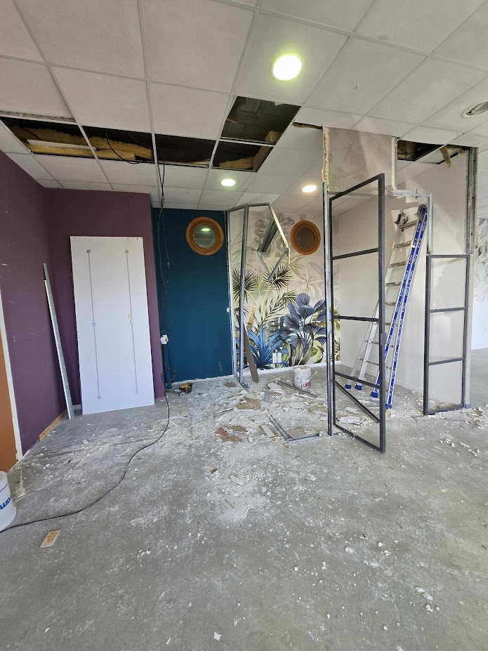 Projet Bali Breizh rénovation , aménagement et décoration d'une agence commerciale
