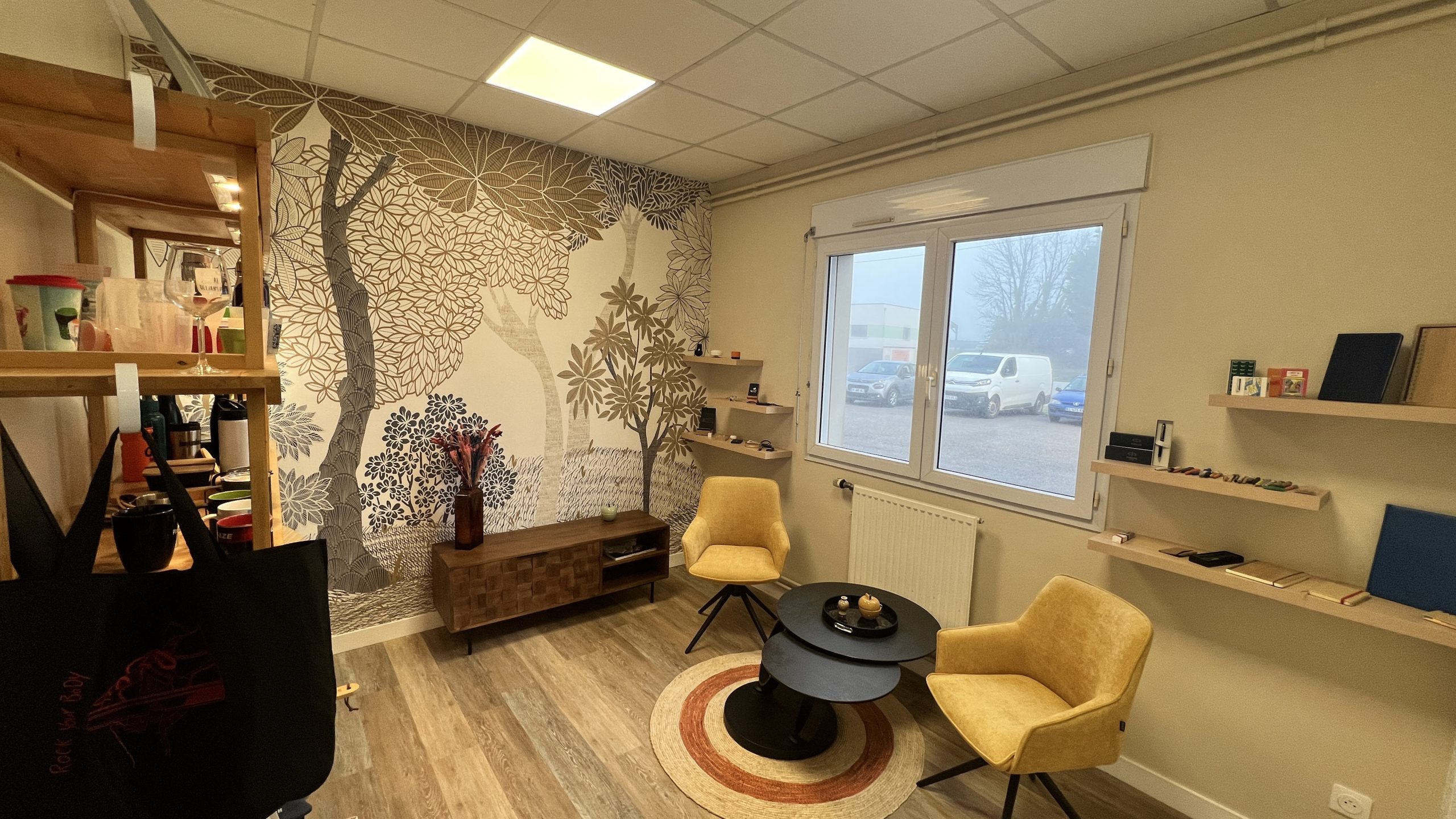 Entre-terre-et-mer-showroom-apres-4-scaled.jpg